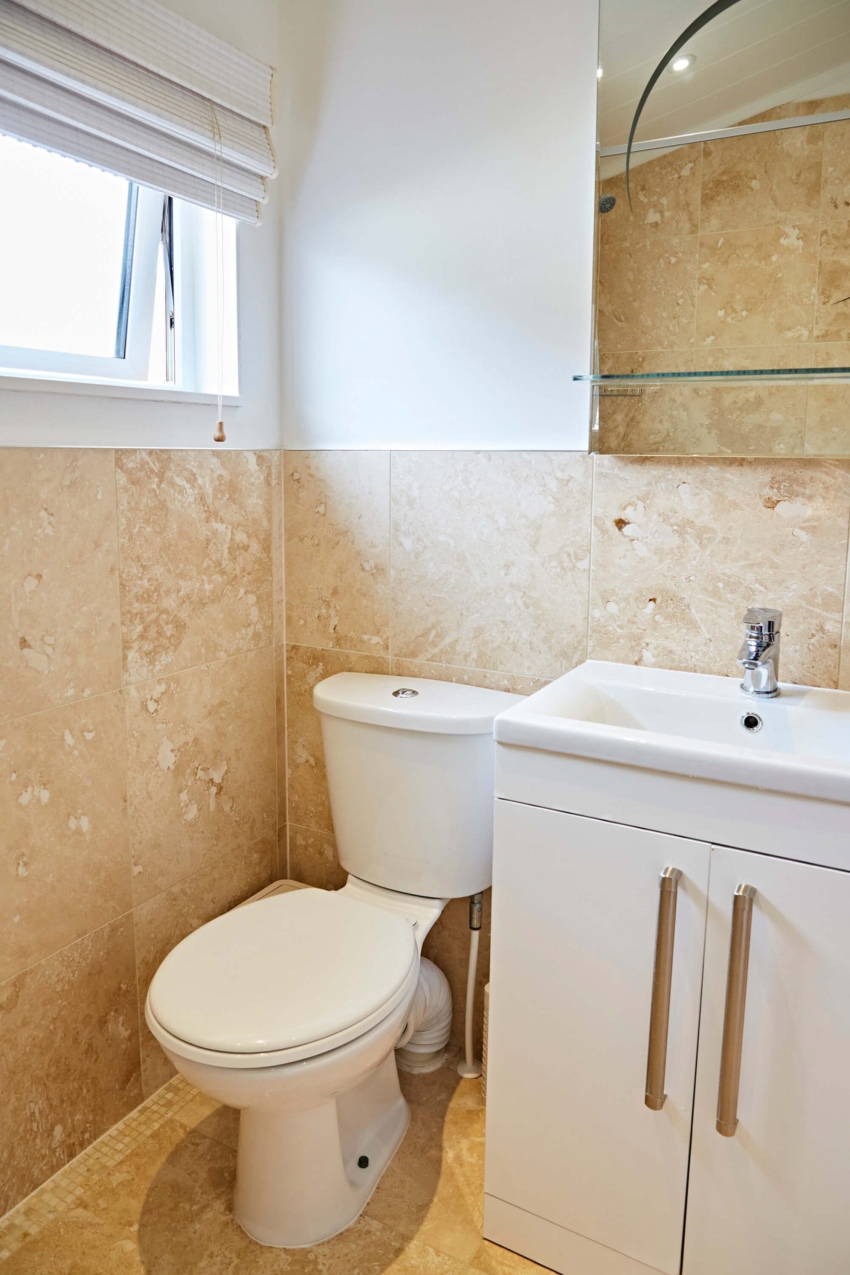 Bovisand Lodge Master Bathroom 2